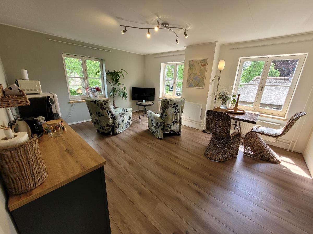 B&B Villa Giethoorn - Canalview, Privacy & Parking 외부 사진