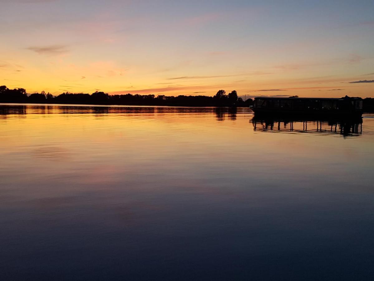 B&B Villa Giethoorn - Canalview, Privacy & Parking 외부 사진