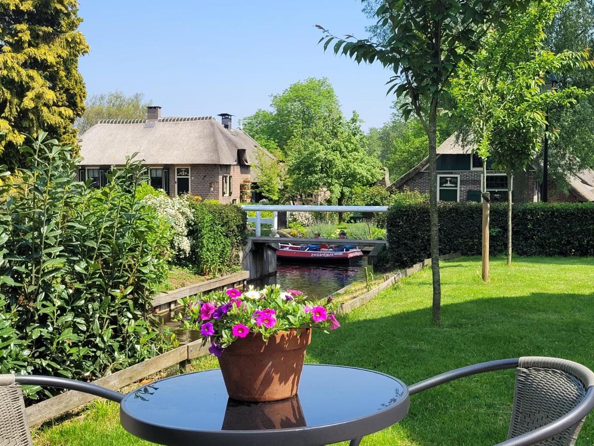 B&B Villa Giethoorn - Canalview, Privacy & Parking 외부 사진