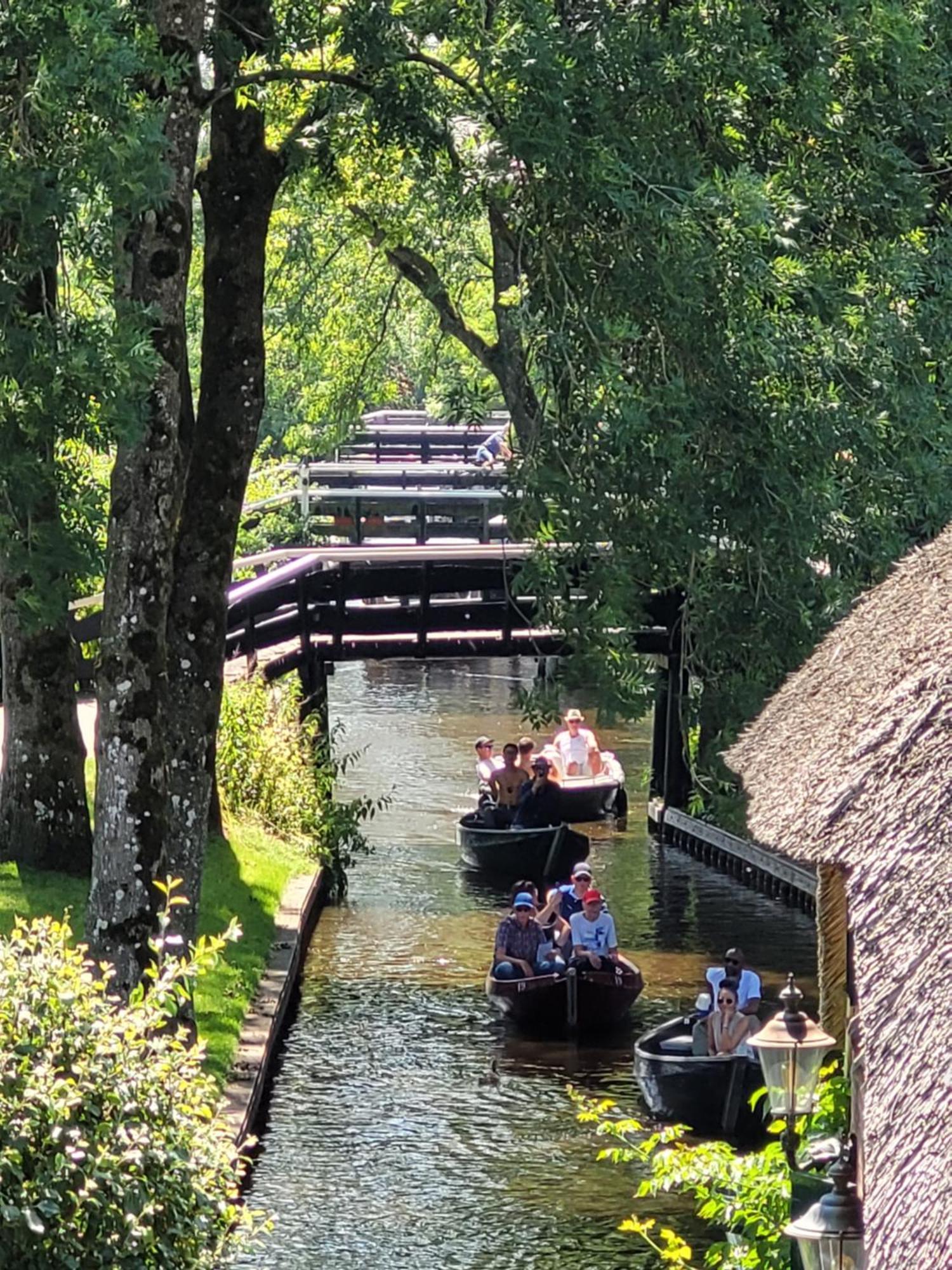 B&B Villa Giethoorn - Canalview, Privacy & Parking 외부 사진